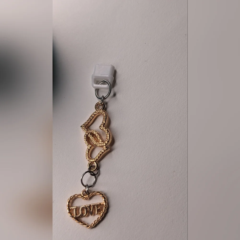 Dust Plug Charm Kindle and charging port USB-C USBc Three hearts 